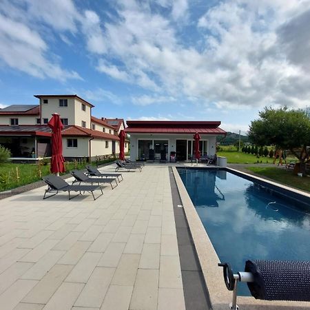 Apartmani Fenestra Otočac Εξωτερικό φωτογραφία