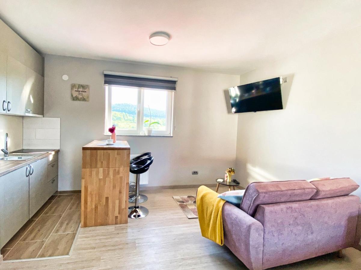 Apartmani Fenestra Otočac Εξωτερικό φωτογραφία