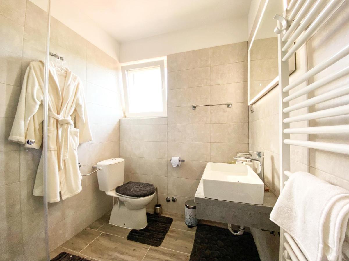 Apartmani Fenestra Otočac Εξωτερικό φωτογραφία