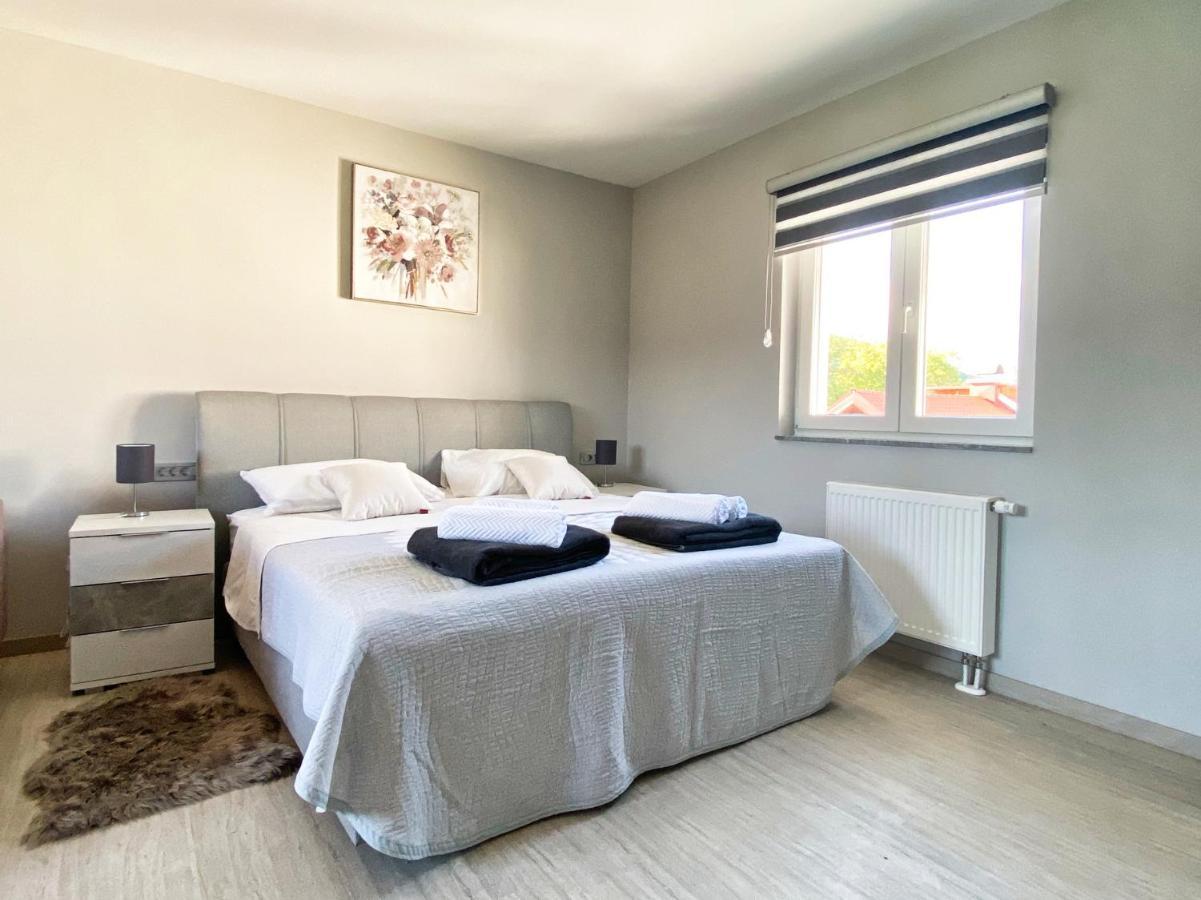Apartmani Fenestra Otočac Εξωτερικό φωτογραφία
