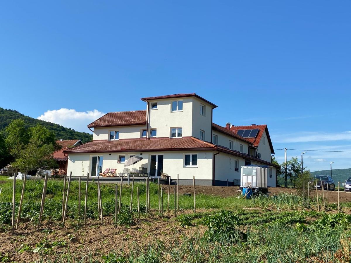 Apartmani Fenestra Otočac Εξωτερικό φωτογραφία